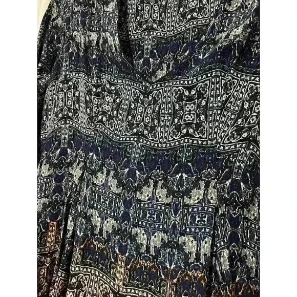 ECOTE woman’s dress. Size Medium. Above the knees dress. Multi color. dark blue - Picture 5 of 11